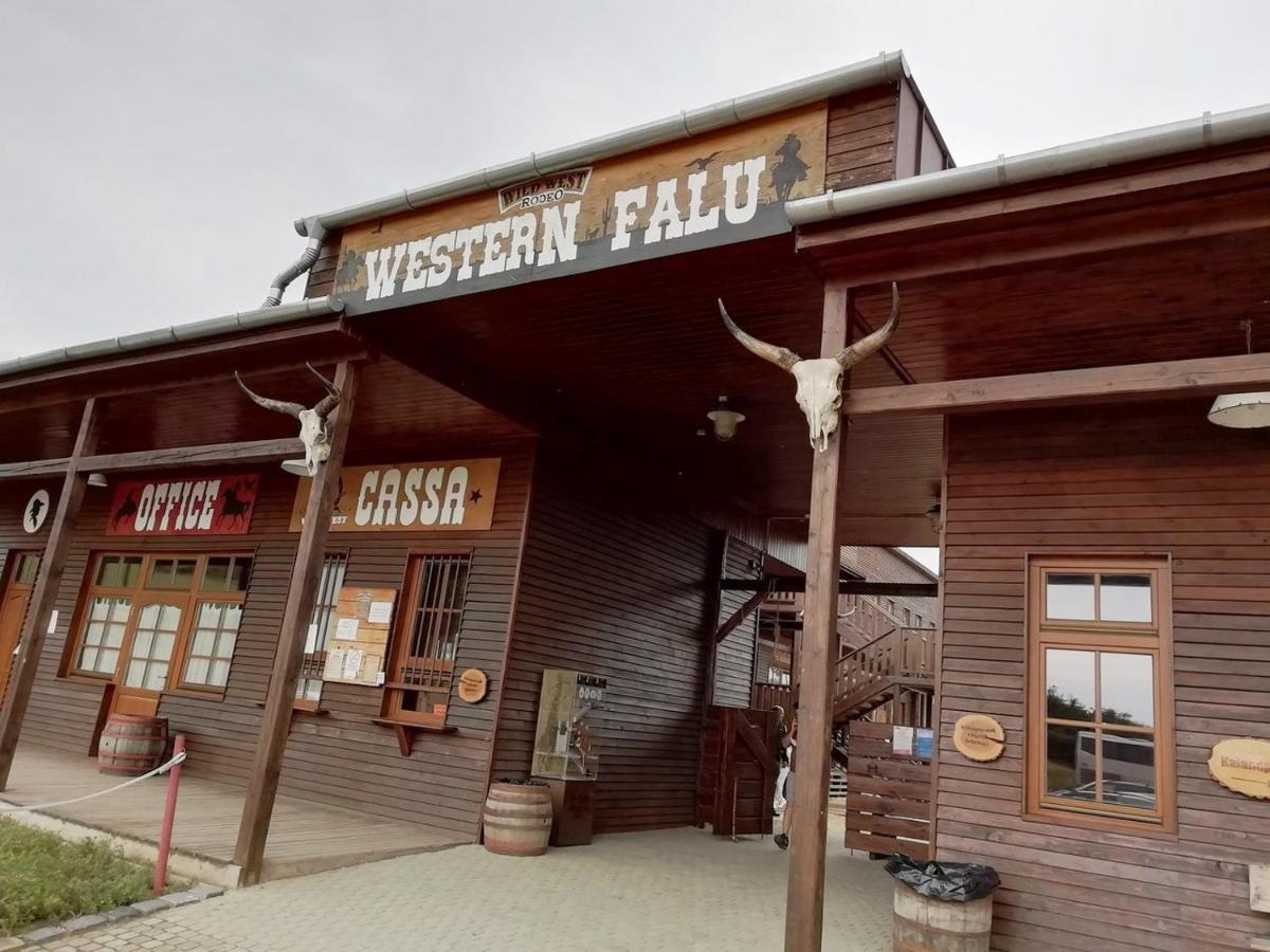 Tordas Western House Bed and Breakfast Buitenkant foto
